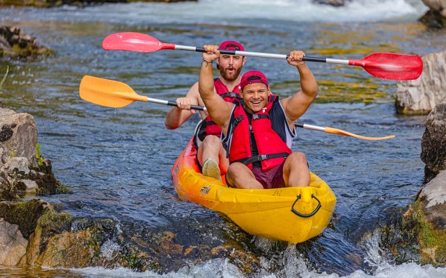 Kano canoe 15S Frankrijk languedoc pyreneeen water kust strand zee vakantiepark.jpg