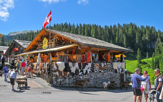 Lindarets 1S Portes du soleil vakantie bij Avoriaz en Morzine geitendorp village des chevres.jpg
