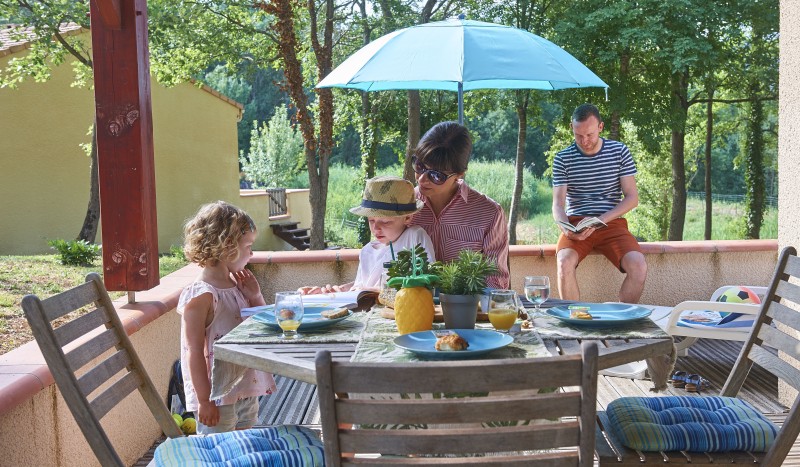 Espinet gezin 1 Quillan kindvriendelijk vakantiepark animatie kidsclub Frankrijk Languedoc.jpg