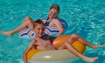Forges zwembad 3 Frankrijk vakantiepark comfort luxe villa animatie aveneau vieille vigne gezin.jpg