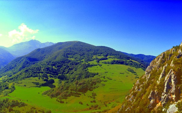 Katharen 7 chateau pays cathare puilaurens montsegur vakantiehuis Frankrijk aude villa luxe zwembad.