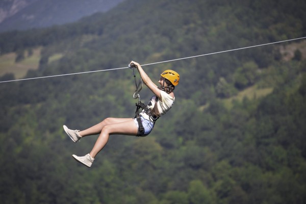 Lac du Tolerme 27 kabelbaan bij recreatiemeer tijdens vakantie Zuid-Frankrijk.jpg