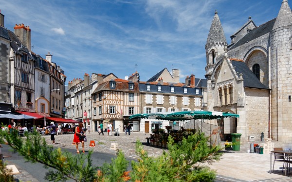 Poitiers 18 Frankrijk Poitou Vienne vakantie villa zwembad Forges futuroscope.jpg