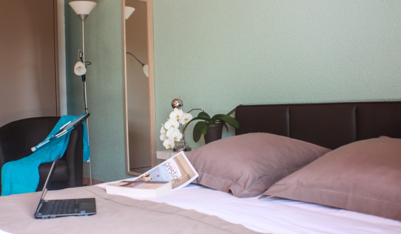 Espinet 12 appartement vakantiepark Quillan Languedoc Frankrijk hotel service senioren wandelen.jpg
