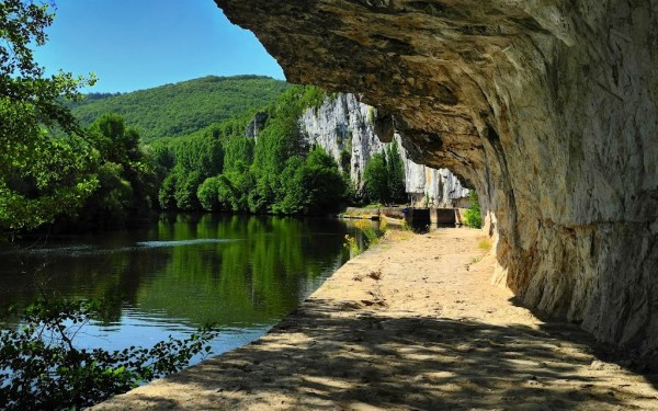 Saint Cirq Lapopie 8 Frankrijk vakantiehuis park holiday recreatiemeer zee strand plage wifi fiesten