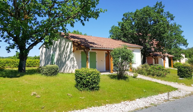 Lanzac 6p bungalow luxe villa vakantiepark met zwembad Frankrijk Dordogne bij Sarlat en Rocamadour.j