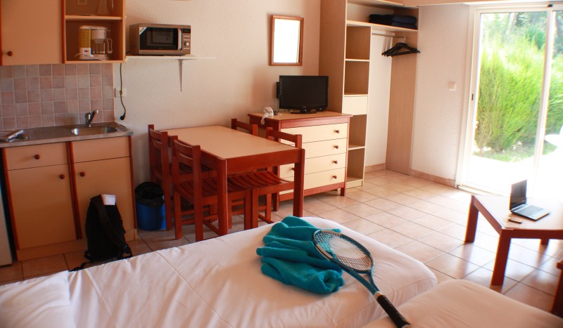 Espinet 8 appartement vakantiepark Quillan Languedoc Frankrijk hotel service senioren wandelen.jpg