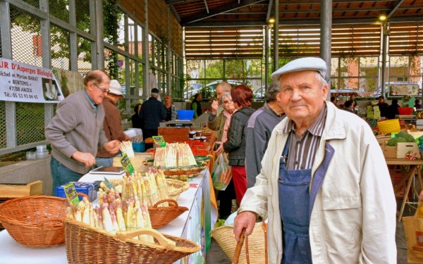 Markt 8 VDC Village des Cigales Frankrijk Lot Cahors vakantiehuis park zwembad kinderen.jpg