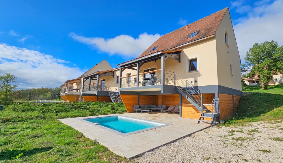 Domaine de Lanzac 19 15a luxe villa vakantiepark Dordogne Frankrijk privezwembad dalzicht.jpg