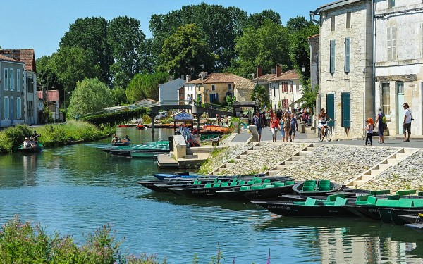 Coulon 7S Frankrijk Marais Poitevin natuurpark Charente vakantie Niort.jpg