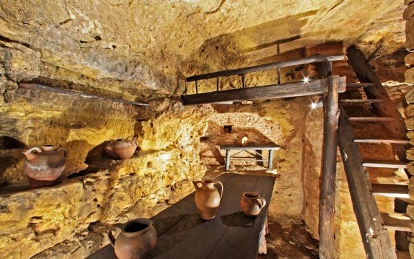 Belves 5 Dordogne perigord Frankrijk vakantie luxe villa toeristisch grotten.jpg