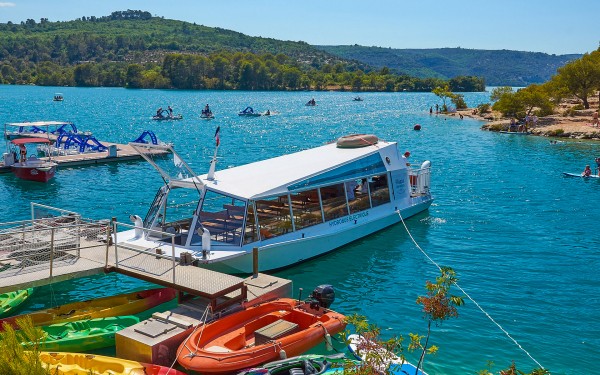 Lac de Castillon 2 zeilen Frankrijk Gorges Verdon Provence Castellane luxe villa.jpg