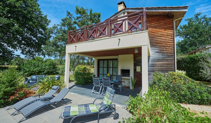 Fronsac 2 Frankrijk luxe villa vakantiepark zwembad Aquitaine zee strand Gironde  animatie kinderen
