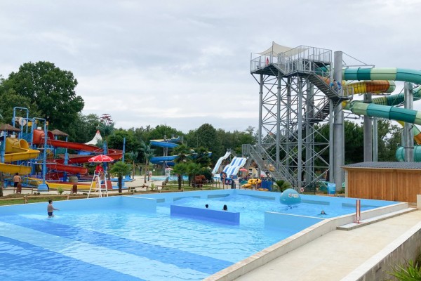 Jacquou 5 parc Frankrijk animatie vakantiehuis Dordogne gezin kinderen.jpg