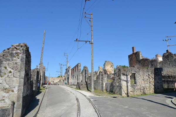 Oradour sur glane 5 Frankrijk memorial herdenken oorlog vakantie villa.jpg