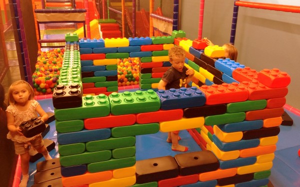 Speelpark 4 Frankrijk Languedoc vakantiehuis zwembad spelen kinderen toulouse agen aire de jeux.jpg