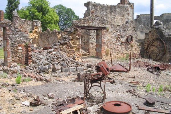 Oradour sur glane 14 Frankrijk memorial herdenken oorlog vakantie villa.jpg