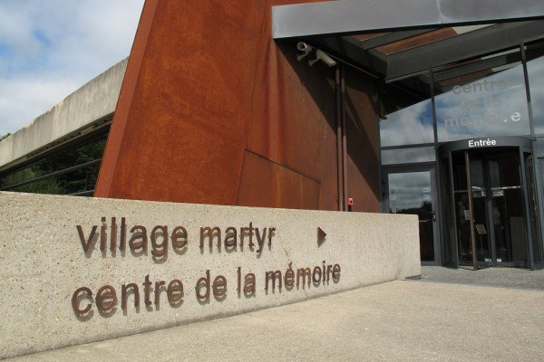 Oradour sur glane 15 Frankrijk memorial herdenken oorlog vakantie villa.jpg