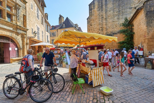 Sarlat 16 Dordogne Frankrijk vakantie luxe villa toeristisch animatie.jpg