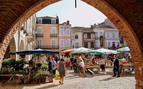Markt 1 VDC Village des Cigales Frankrijk Lot Cahors vakantiehuis park zwembad kinderen marche.jpg