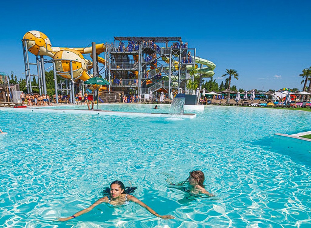 Waterpark Provence 13 vakantie Frankrijk Aqualand wave island Frejus antibes speedwater aquapark.jpg