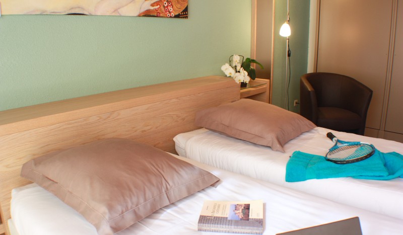 Espinet 11 appartement vakantiepark Quillan Languedoc Frankrijk hotel service senioren wandelen.jpg
