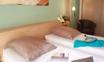 Espinet 11 appartement vakantiepark Quillan Languedoc Frankrijk hotel service senioren wandelen.jpg