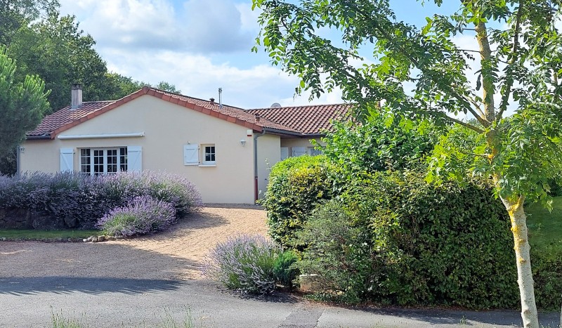 Vigeliere 11 1 Les Forges golf Frankrijk luxe villa zwembad.jpg