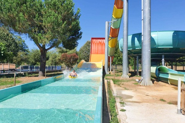 Jacquou 12 parc Frankrijk animatie vakantiehuis Dordogne gezin kinderen.jpg