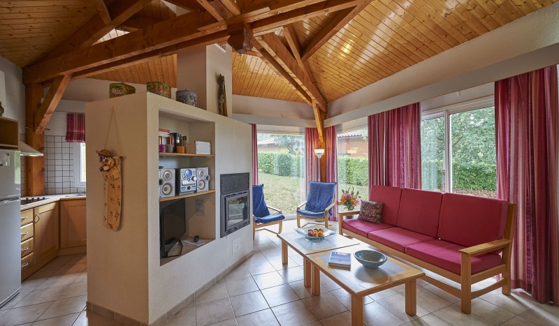 Espinet 7-8p 3 Quillan vakantiepark Frankrijk resort vakantiehuis airco animatie zwembad wellness.jp