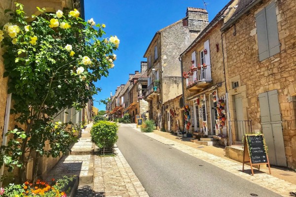 Domme 25S bastide Dordogne Frankrijk train vakantie uitzicht toerisme.jpg