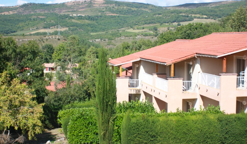 Espinet 4 appartement vakantiepark Quillan Languedoc Frankrijk hotel service senioren wandelen.jpg