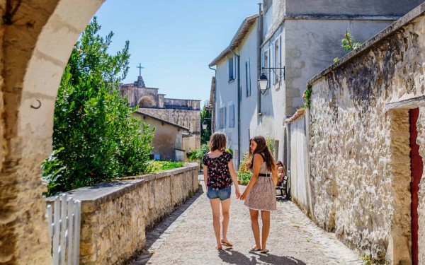 Aubeterre sur Dronne 5 smalle straatjes vakantie Frankrijk met gezin.jpg