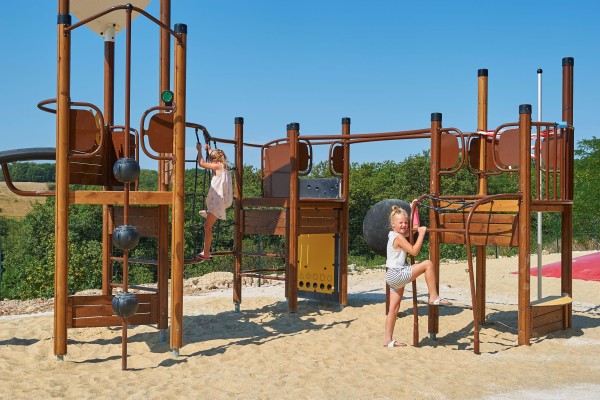 Lanzac speeltuin 3 Frankrijk vakantiepark Nederlands Dordogne Lot luxe vakantiehuis animatie kindere