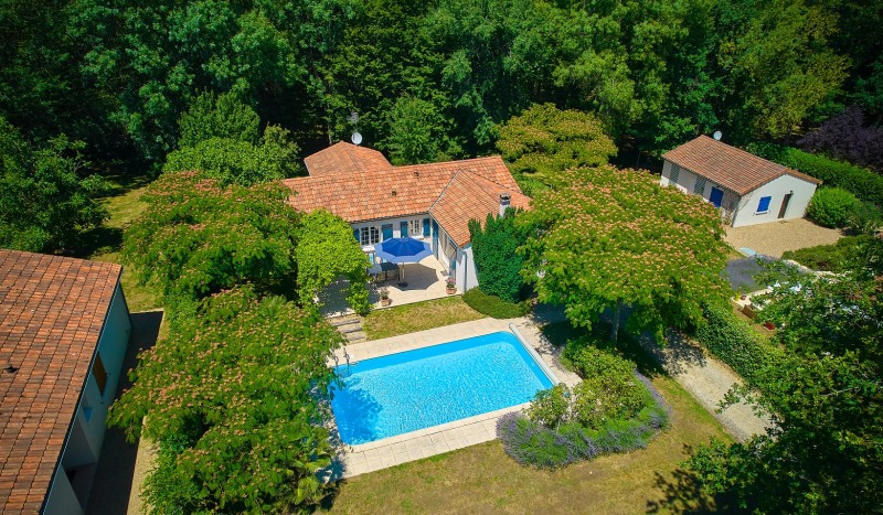 Vigeliere 3 18 Forges Frankrijk luxe vakantiehuis villa zwembad poitou charentes golf.jpg