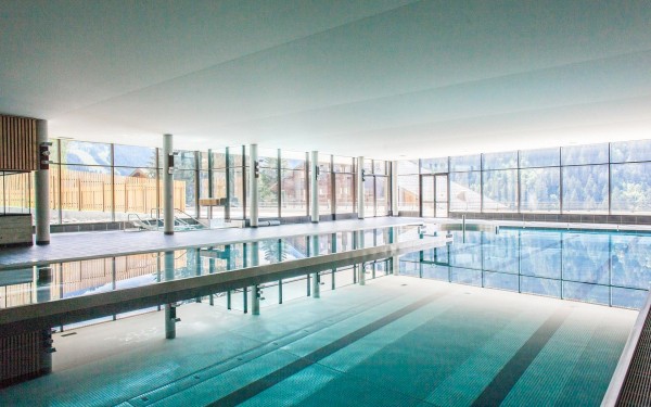 Forme d'O 6 zwembad Châtel Portes du Soleil Frankrijk met wellness sauna hamam.jpg