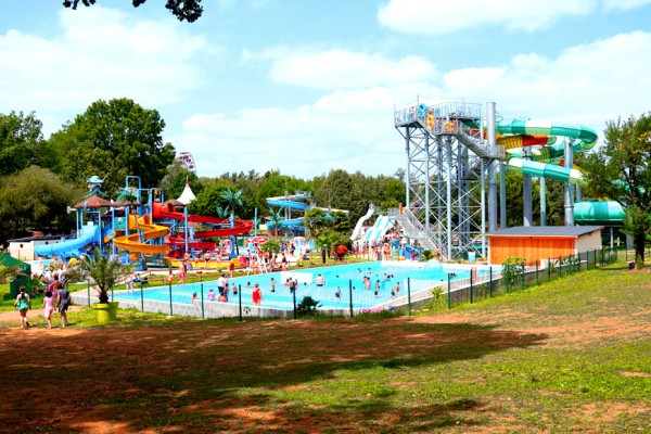 Jacquou 6 parc Frankrijk animatie vakantiehuis Dordogne gezin kinderen.jpg