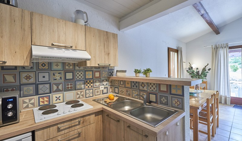 Espinet 4p 4 Quillan Frankrijk vakantiepark Languedoc kust bergen kindvriendelijk animatie.jpg