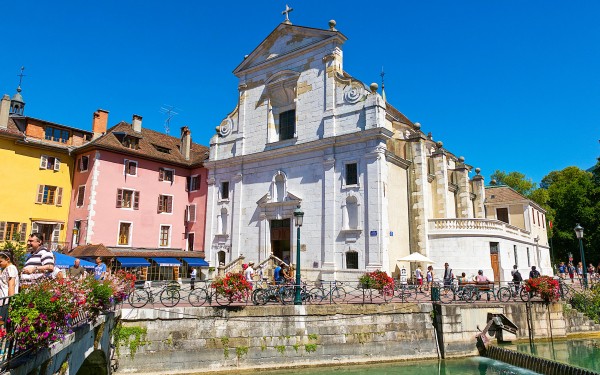 Annecy 16 st pierre Frankrijk  vakantie haute savoie meer toerisme bezienswaardigheden.jpg