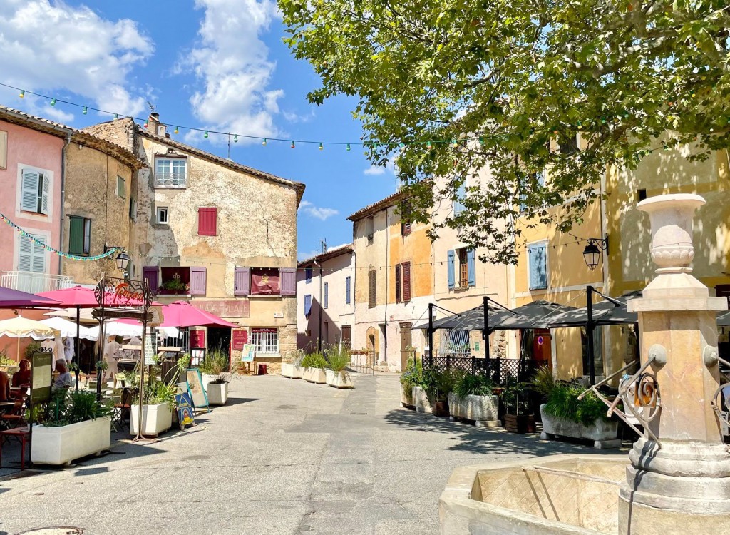 Tourtour 24a vakantiehuis luxe villa zwembad Var Provence Frankrijk plus beau village.jpg