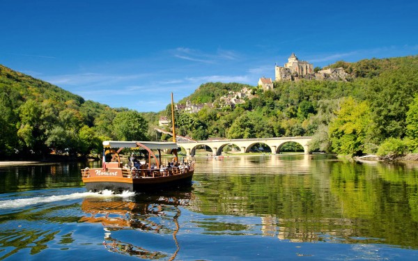 Gabarre 8 Dordogne Beynac roque gegeac Sarlat vakantie Frankrijk toerisme varen boottocht rondvaart.