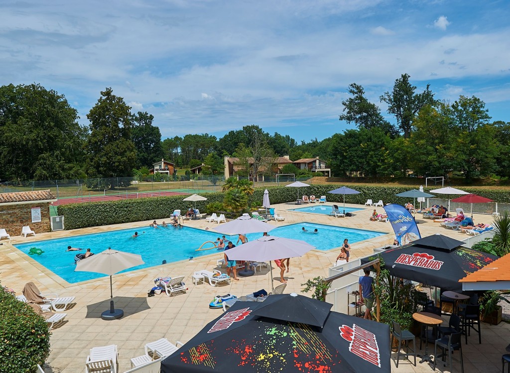 Chateau de Salles zwembad Frankrijk vakantiepark FranceComfort.jpg