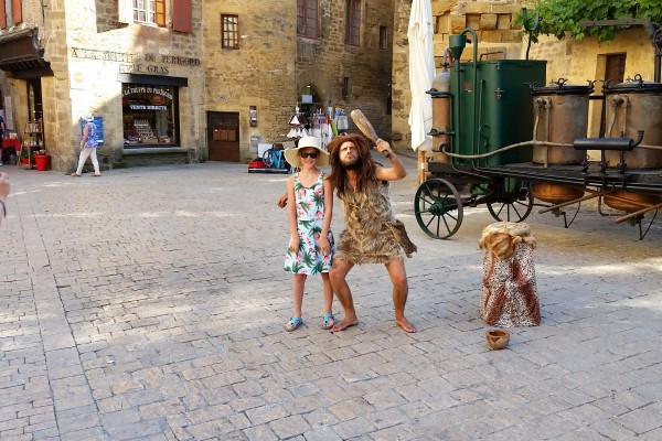 Sarlat 3a Dordogne Frankrijk vakantie luxe villa toeristisch animatie.jpg