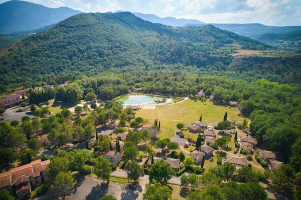 Espinet P22 Quillan  Languedoc vakantiepark Frankrijk vakantiehuis bergen zee animatie kinderen.jpg