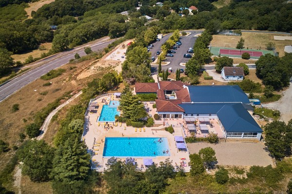 Lanzac vakantiepark 1 Frankrijk Dordogne Lot vakantiehuis luxe zwembad animatie restaurant