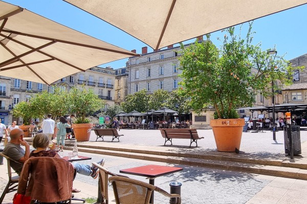 Bordeaux 25 Frankrijk centre vakantiehuis luxe villa chateau de salles restaurant zwembad.jpg