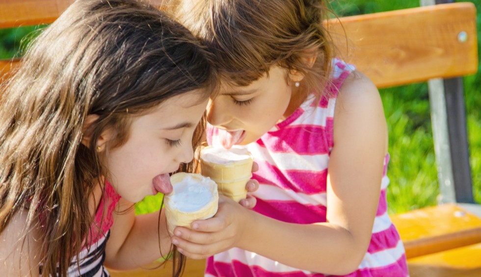 IJs kinderen Frankrijk Vallee ste Baume vakantie luxe villa zwembad prive.jpg