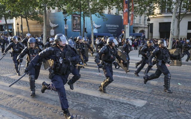 Rellen Frankrijk 9 politie treedt op tegen demonstraties en vernielingen.jpg
