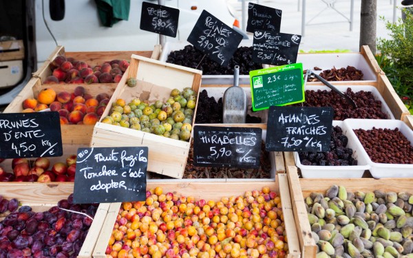 Markt 4 Aquitaine kust chateau de salles vakantiepark residence luxe villa zwembad animatie.jpg