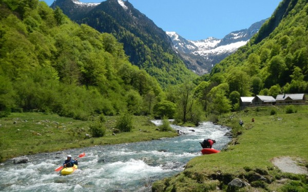 Kano canoe 13 Frankrijk languedoc pyreneeen water kust strand zee vakantiepark huis.jpg